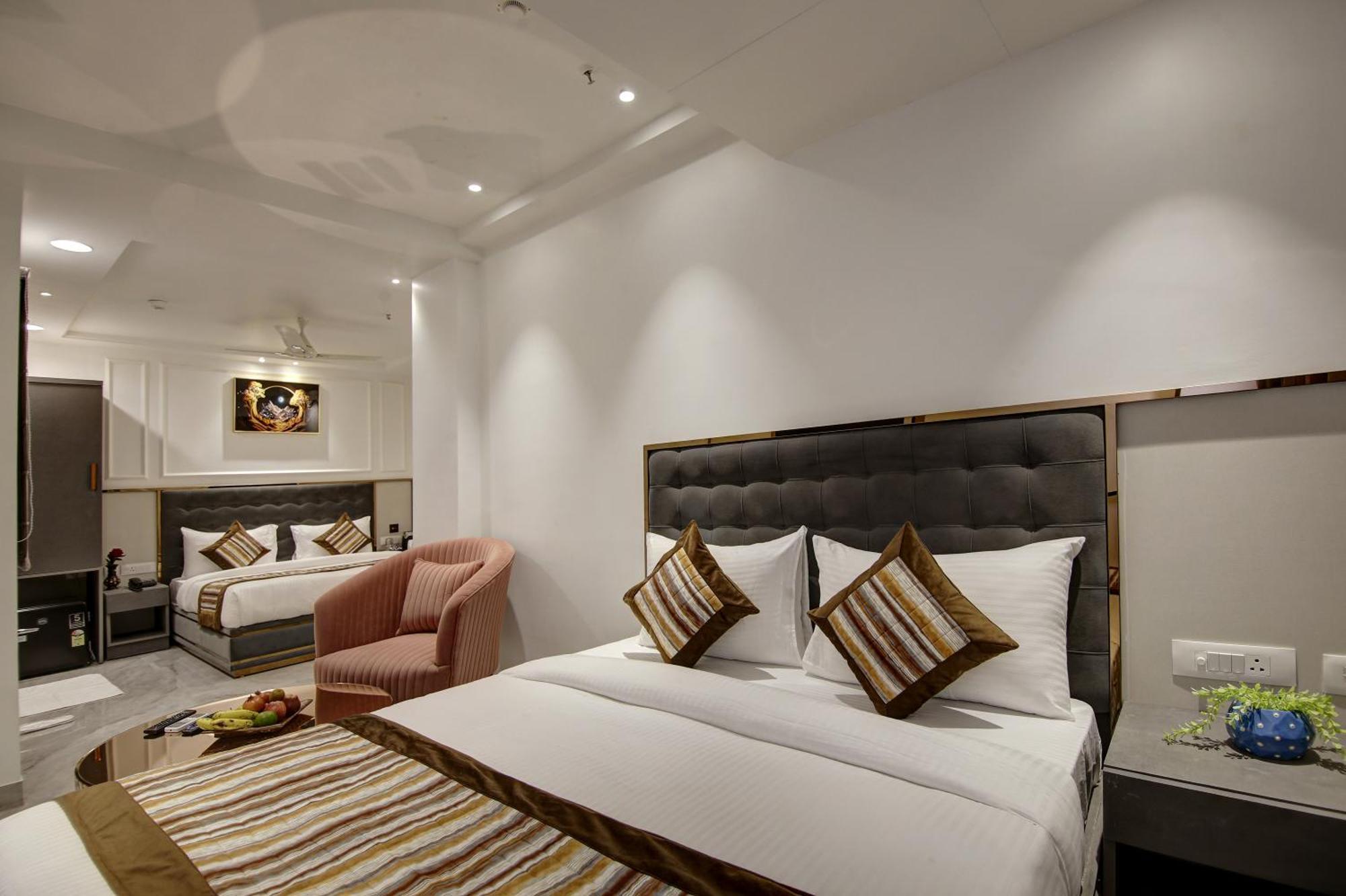 Hotel Kaca Inn-By Haveliya Hotels- Traveller'S Choice Award Winner 2025 Nova Deli Exterior foto